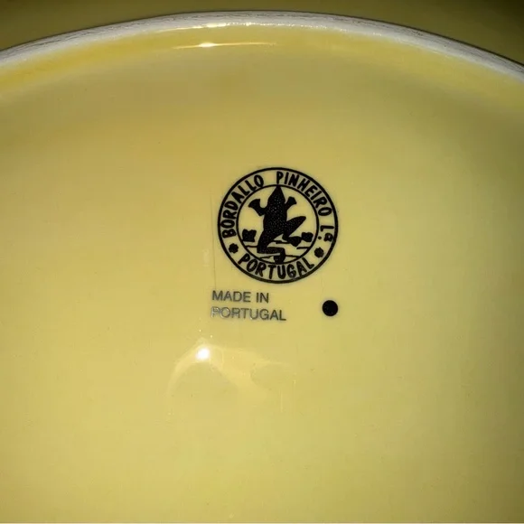 Bordallo Pinheiro Shamrock 14” Oval Serving Platter with Clover Made In Portugal - Picture 4 of 7